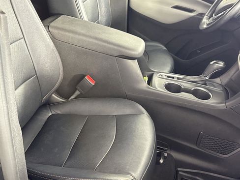 Used 2018 Chevrolet Equinox LT image 16