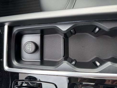 New 2026 Volvo XC60 B5 Plus w/ Climate Package image 46