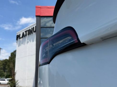 Used 2023 Tesla Model Y Long Range AWD/4WD image 11