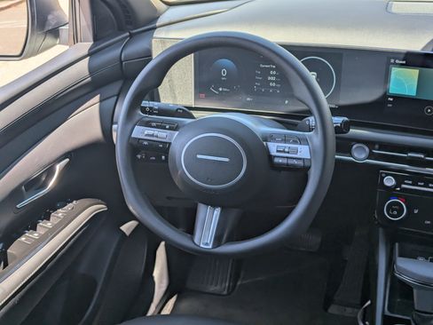 Used 2025 Hyundai Santa Cruz SEL image 13