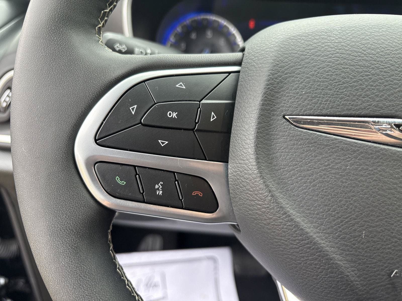 Used 2026 Chrysler Pacifica Select FWD image 20
