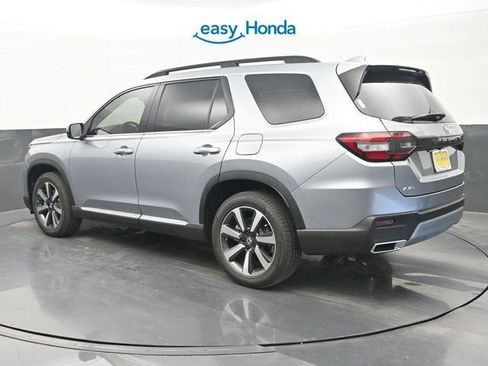 New 2025 Honda Pilot Touring image 5