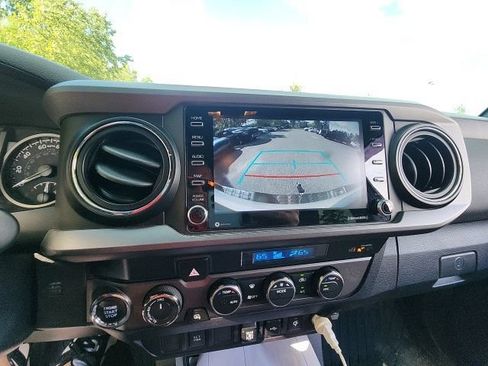 Used 2021 Toyota Tacoma TRD Off-Road AWD/4WD image 24