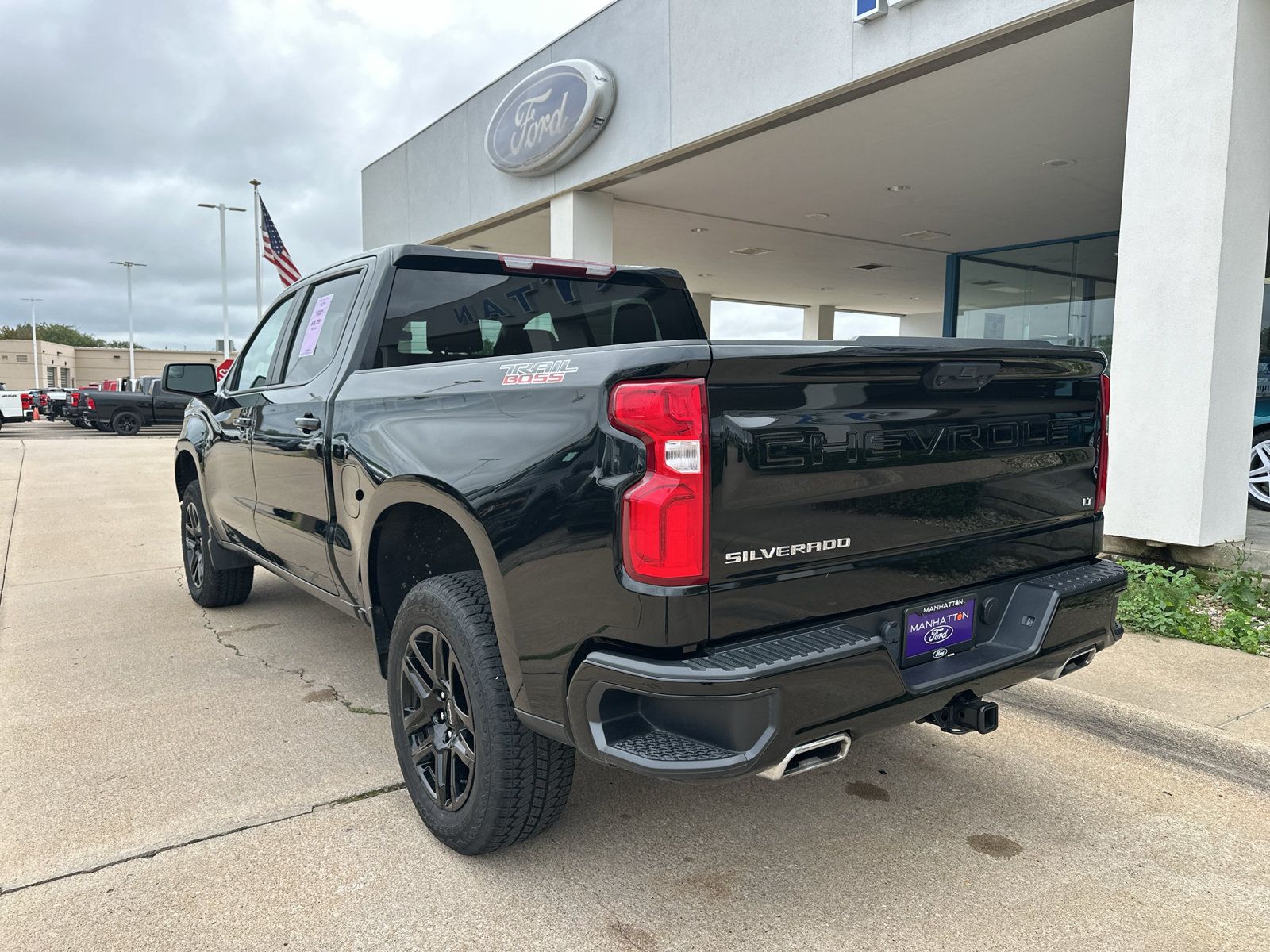 Used 2025 Chevrolet Silverado 1500 LT Trail Boss w/ Protection Package AWD/4WD image 12