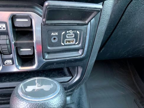 Used 2022 Jeep Wrangler Unlimited Sport AWD/4WD image 32