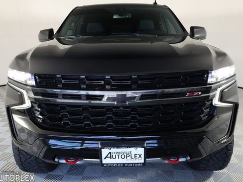 Used 2021 Chevrolet Tahoe Z71 w/ Luxury Package AWD/4WD image 2