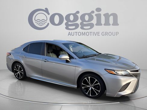 Used 2019 Toyota Camry SE w/ Convenience Package FWD image 7