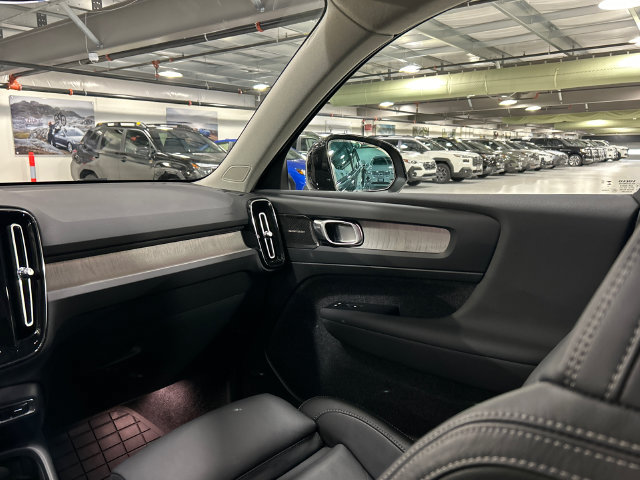 Used 2023 Volvo XC40 B5 Plus w/ Climate Package AWD/4WD image 26