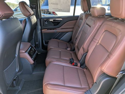 New 2026 Lincoln Aviator Reserve image 16