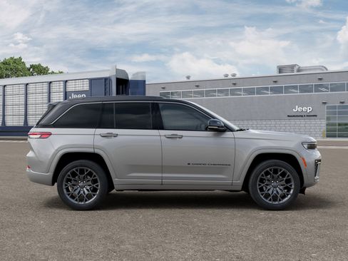 New 2026 Jeep Grand Cherokee Summit AWD/4WD image 12