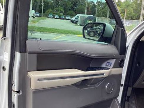 Used 2018 Ford Expedition Max XLT w/ Equipment Group 202A RWD image 11