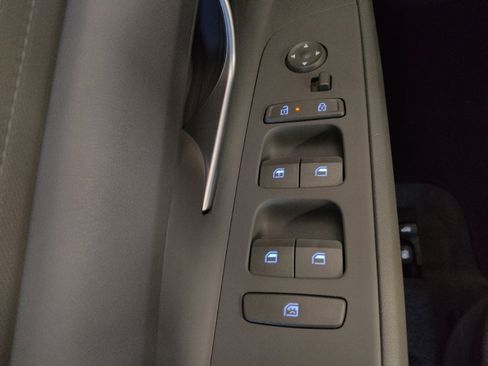 Used 2024 Hyundai Elantra SE image 27