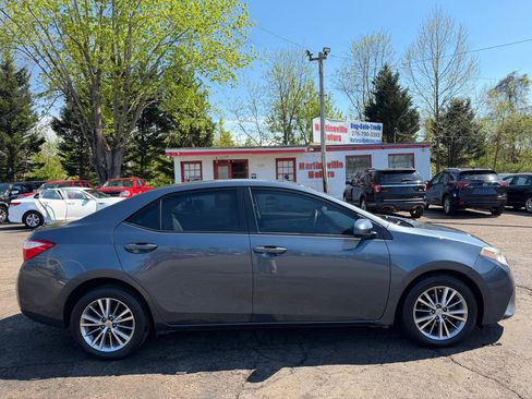 Used 2015 Toyota Corolla LE image 4