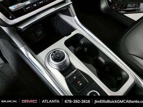 Used 2022 Ford Explorer XLT w/ Equipment Group 202A image 18