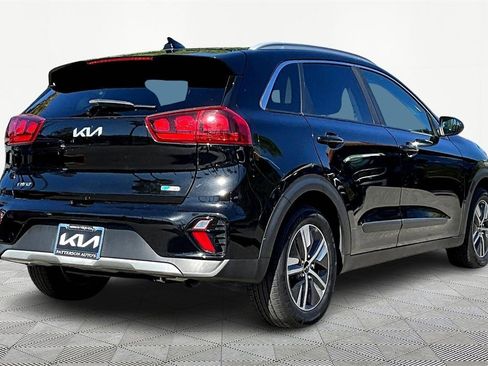 Certified 2022 Kia Niro LXS image 2