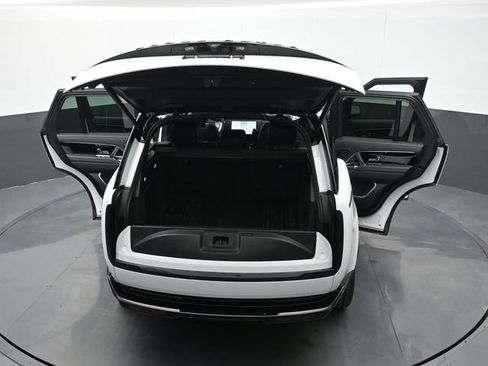 Used 2024 Land Rover Range Rover SE image 26