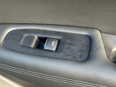 Used 2025 Cadillac XT6 Premium Luxury w/ Technology Package image 23