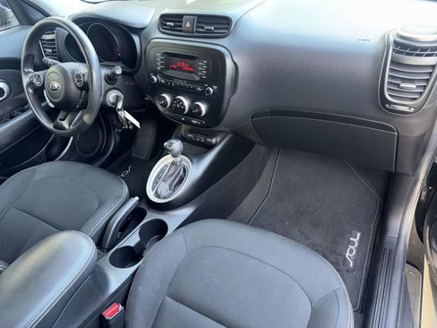 Used 2014 Kia Soul + image 11