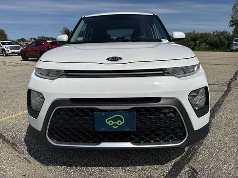 Used 2021 Kia Soul LX FWD image 2