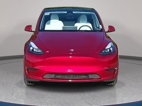 Used 2024 Tesla Model Y Long Range RWD image 2