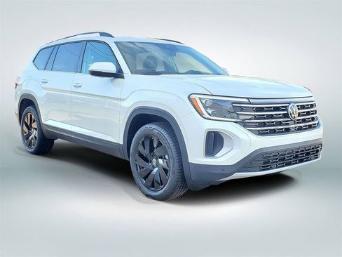 New 2026 Volkswagen Atlas SE FWD image 2