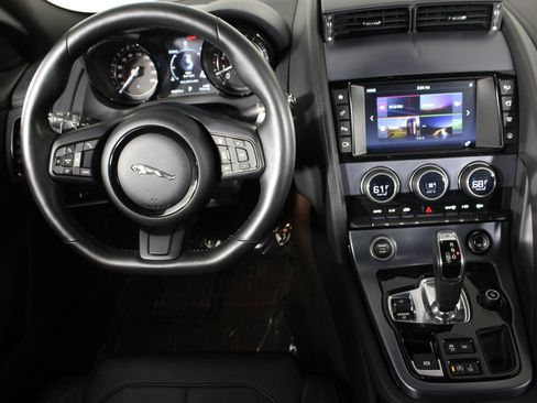 Used 2018 Jaguar F-TYPE Coupe image 4
