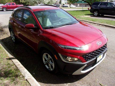 Used 2023 Hyundai Kona SEL AWD/4WD image 6