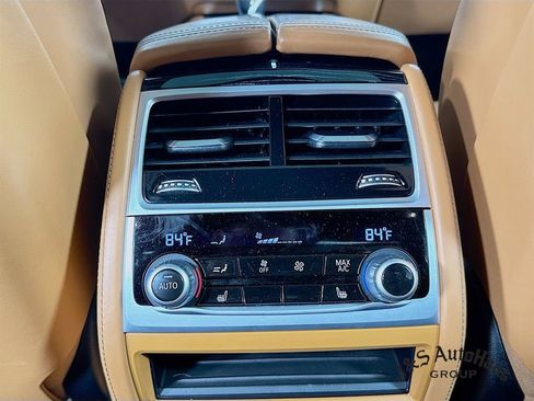 Used 2022 BMW 750i xDrive w/ M Sport Package image 31