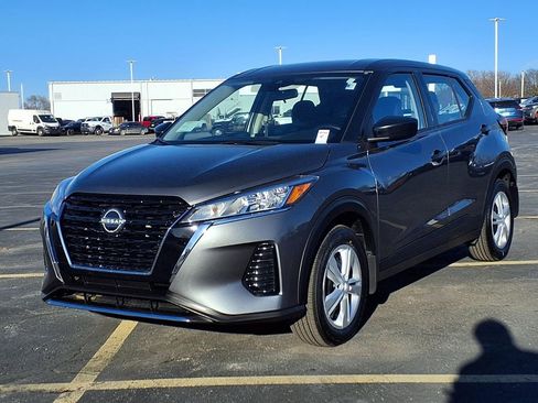 Certified 2025 Nissan Kicks Play S image 2