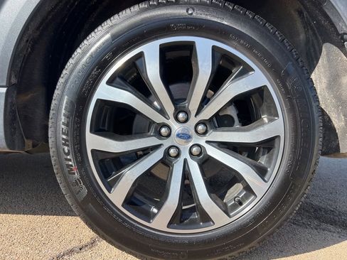 Used 2025 Ford Explorer ST-Line image 9