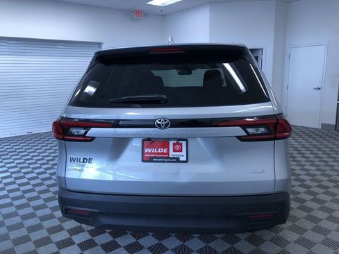 Used 2025 Toyota Grand Highlander XLE image 15