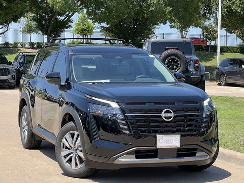 New 2026 Nissan Pathfinder SL FWD image 2