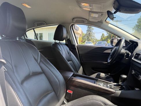 Used 2018 MAZDA MAZDA3 Touring FWD image 28
