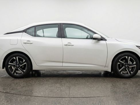 Used 2025 Nissan Sentra SV image 11