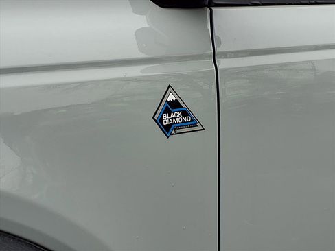 Used 2024 Ford Bronco Black Diamond w/ Sasquatch Package image 31