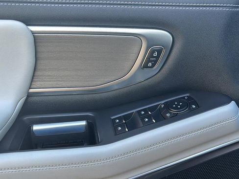 Certified 2025 Ford Expedition Platinum image 4