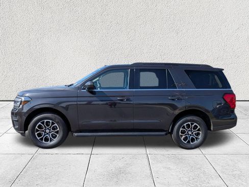 Used 2024 Ford Expedition XLT RWD image 6