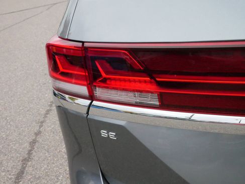 Certified 2024 Volkswagen Atlas SE image 17