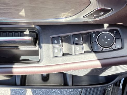 Certified 2025 Ford Expedition Max Platinum w/ Platinum Ultimate Package AWD/4WD image 18