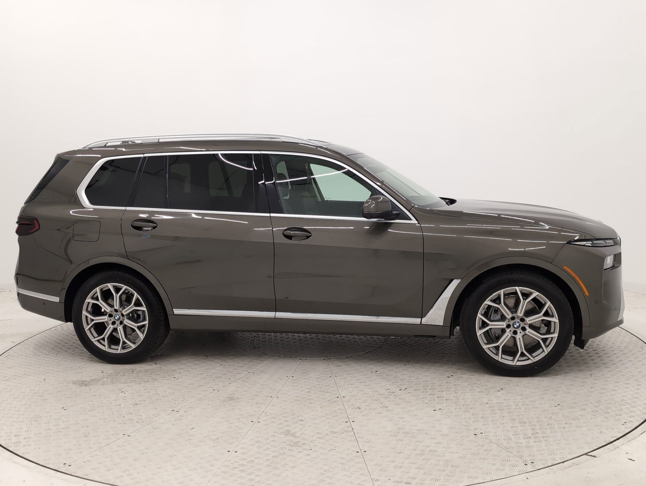 Used 2026 BMW X7 xDrive40i AWD/4WD image 8