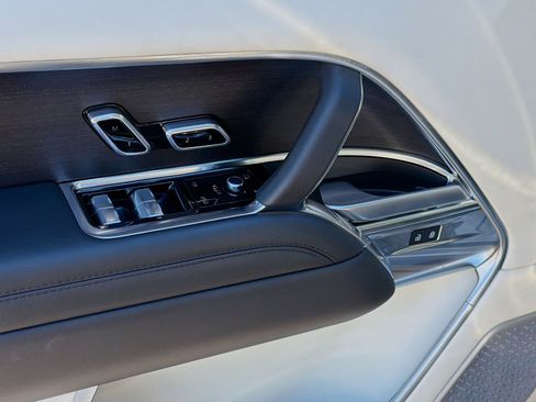 Used 2024 Land Rover Range Rover Autobiography AWD/4WD image 24