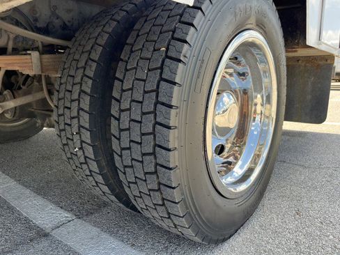 Used 2011 Ford F450 XL w/ PWR Equipment Group image 7