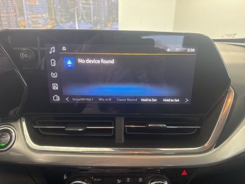 Used 2024 Chevrolet Trax LT image 14