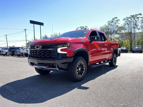 Used 2023 Chevrolet Silverado 1500 ZR2 w/ Technology Package image 2