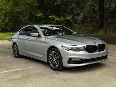 Used 2017 BMW 530i RWD image 2