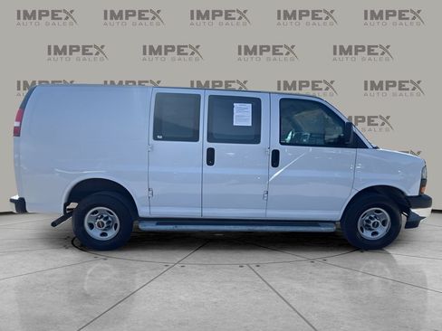 Used 2022 GMC Savana 2500 w/ Driver Convenience Package RWD image 6
