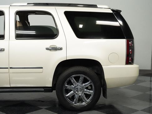 Used 2009 GMC Yukon Denali image 22