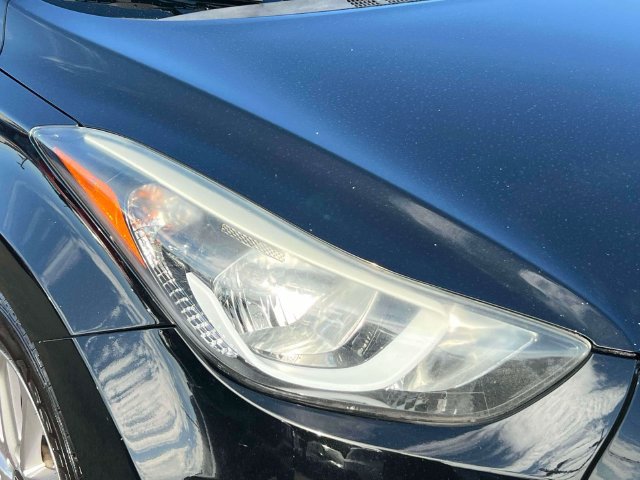 Used 2014 Hyundai Elantra SE w/ Option Group 02 FWD image 10