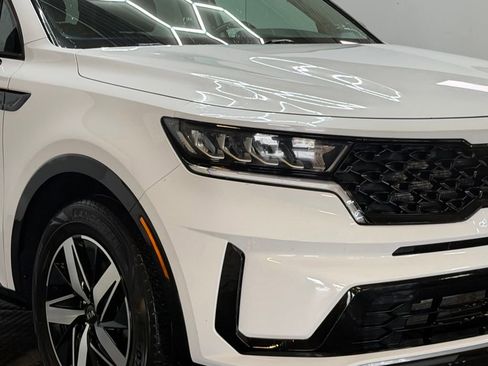 Used 2021 Kia Sorento S w/ Panoramic Sunroof Package image 2