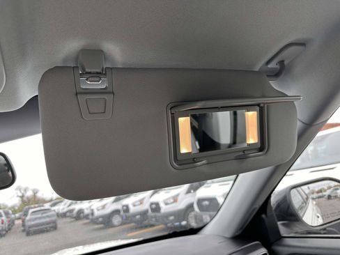 Used 2022 Ford Explorer XLT w/ Equipment Group 202A AWD/4WD image 29